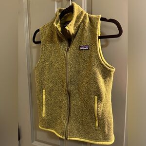 Patagonia vest! Size small! Green! Comfortable! Perfect for fall!